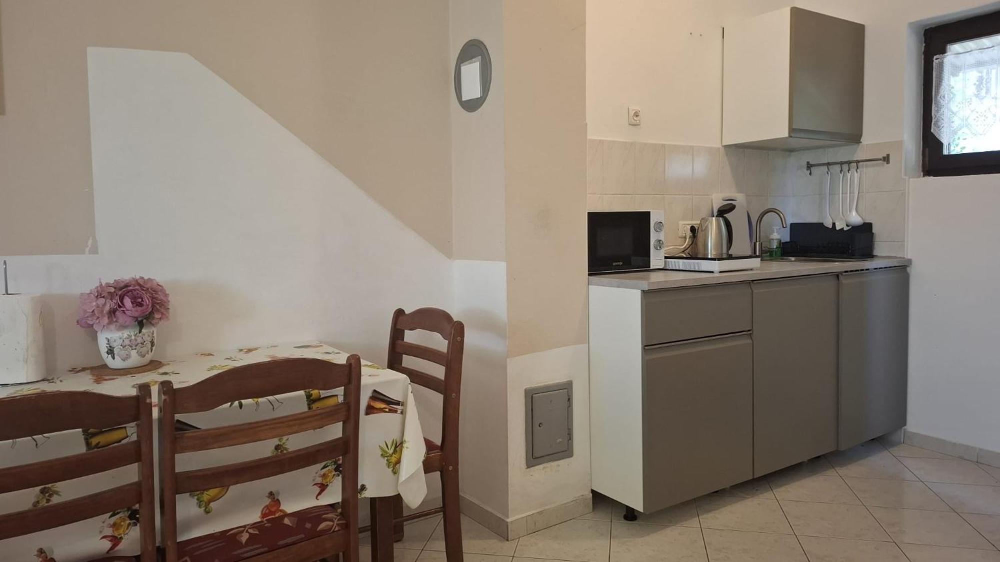 Apartman Karin Donji Karin Exterior foto